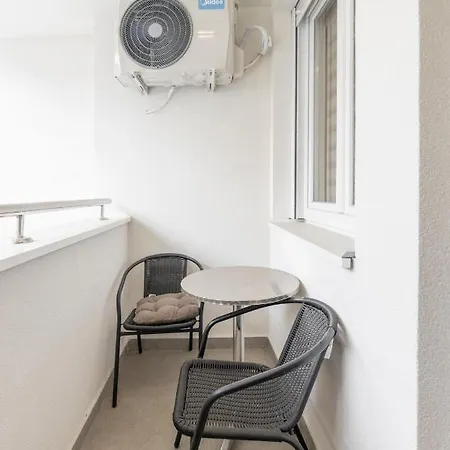 公寓 Bella With Free Parking