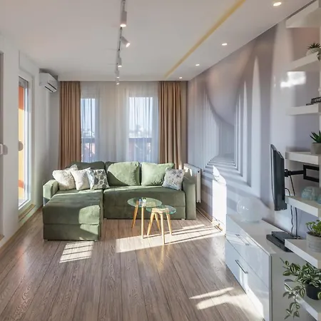 Bella With Free Parking *