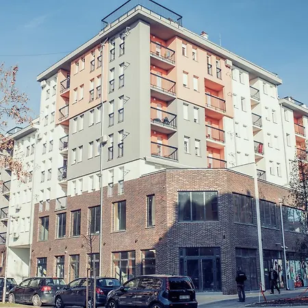 Bella With Free Parking